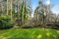 Two-story getaway with a washer/dryer, central AC, & WiFi - dogs welcome