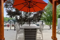 The Lofts of Brick and Mortar-City Loft |Stylish |Walk-Out Balcony |2 Kings |Parking for 2 |Downtown