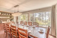 Stunning Ocean Views and Hot Tub Retreat - Elegant Coastal Sanctuary Hotels in Gleneden Beach