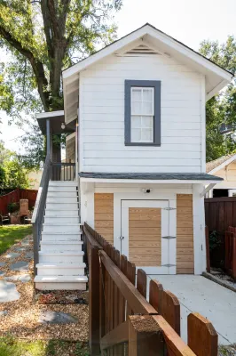 Charming Hideaway with Fast WiFi - Cozy and Stylish Retreat