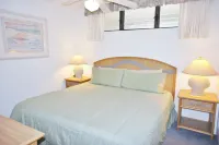 Oceanfront Views and Spacious Lanai - Stunning Hawaiian Retreat