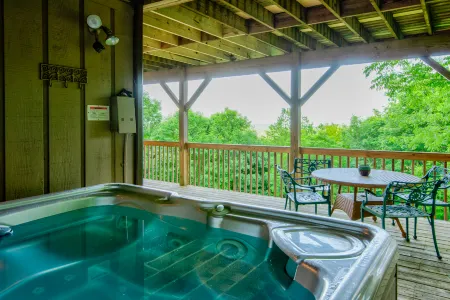 Stunning Mountain Views and Hot Tub - Elegant Retreat