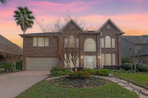 Private Pool and Game Room - Gorgeous Luxury Escape Hotels in Deer Park