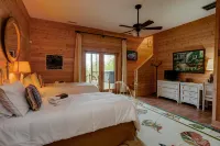 Hot Tub and Stunning Mountain Views - Charming Log Cabin Retreat