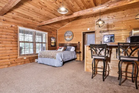 Stunning Lakeside Escape - Wilderness Bay Lodge