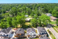 Easy Access to Mtb Trails and Dining Spots - Serene Modern Retreat