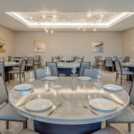 DoubleTree by Hilton Charleston Riverview