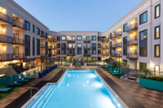 Resort Pool, Rooftop Deck, and Fitness Center - Elegant Oasis Hotels in Campbell