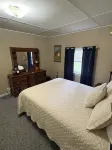 Cozy cottage on Little Bay De Noc minutes away from a public boat launch! Hotels in Brampton Township