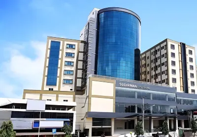 Beston Hotel Palembang Отели рядом с достопримечательностью «Kolam pemancingan pak Latif»