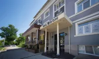 Mildom Premium Hotel