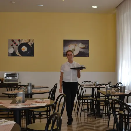 Hotel Villa Caterina Отели рядом с достопримечательностью «Арка императора Августа»