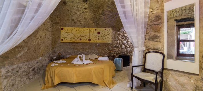Donnaciccina Accommodation Hotels in Tropea