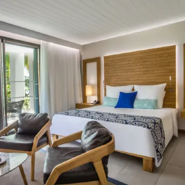 Paradis Beachcomber Golf Resort & Spa