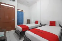 RedDoorz Plus @ Taman Siswa 3 Hotels in Yogyakarta
