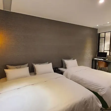 Rian Hotel