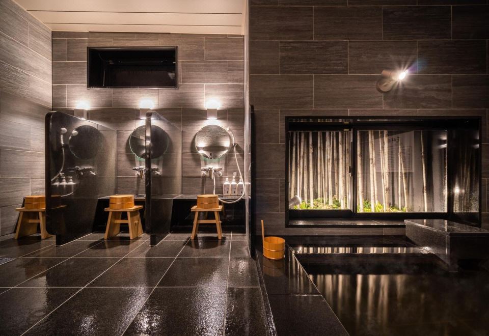 3. 슈퍼 호텔 이시..