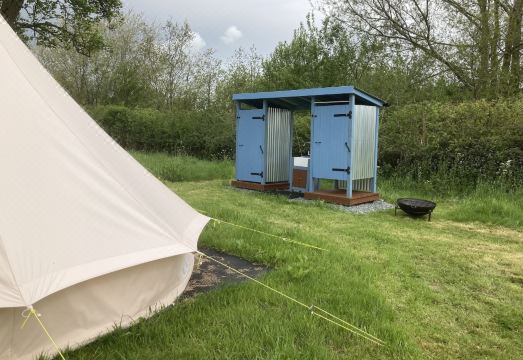 Luxury cosy carriage with electric private hot tub - Housity