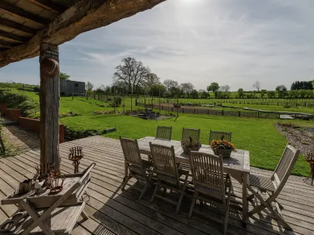 Bertrix Hot Tub & Garden Stay