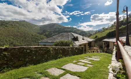 Apartamentos Rurales El Bosque de las Viñas Отели в г. El Franco