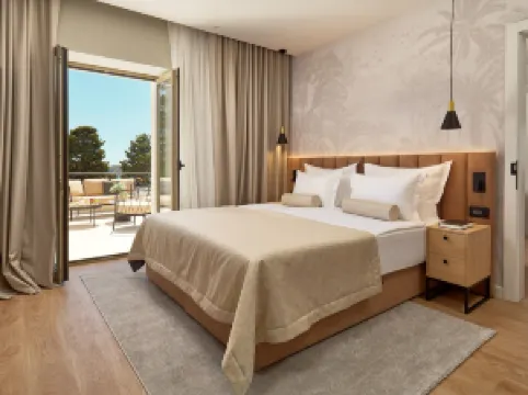 Hotel Moeesy, Blue & Green Oasis