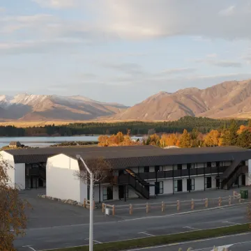 The Godley Hotel Hotels near Isolation Bay