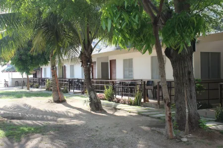 Anaya Beach Resort Отели рядом с достопримечательностью «Marikaban Beach»