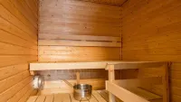 Homelike 1Br with Sauna, Free Parking & Balcony -  Ferienwohnungen