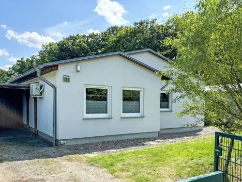 Henry Hotels in Loissin