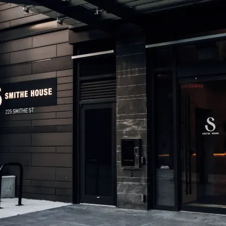 Smithe House Отели рядом с достопримечательностью «Арена «Роджерс Арена» (бывш. General Motors Place)»