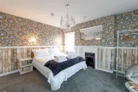 Bosuns Chair Hotels in Lymington