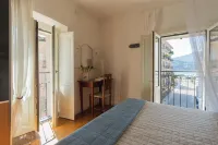 Linda Apartments by Rent All Como