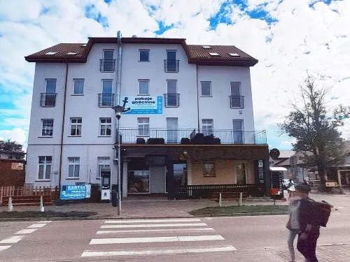 烏斯特羅涅莫爾斯基的公寓，靠近海灘