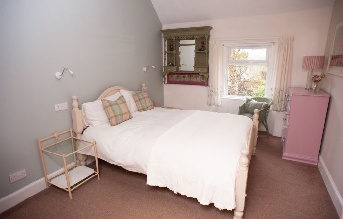 Bees Townhouse- Cupar