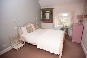 Bees Townhouse- Cupar