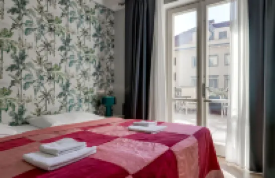 ローレン - ザ・ブリッジ・イン ゴールデン・レーン周辺のホテル