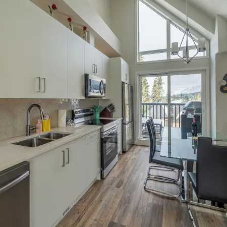 Skyline 207 - Mountain View Townhouse-AC - Heated Pool - Hot Tub