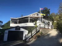 Bluff Hill Lighthouse B&B Hôtels à : 