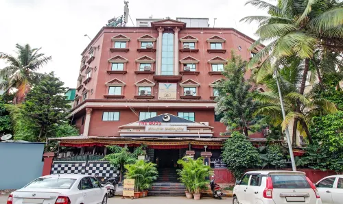 Treebo Eagle Executive Hotel a Chinchvad