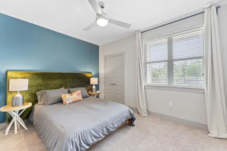 Serene 1Br King Suite Close to Downtown w Fast Wifi