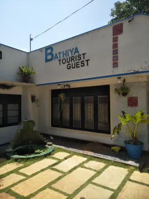 Barthiya Tourist Guest - guesthouses