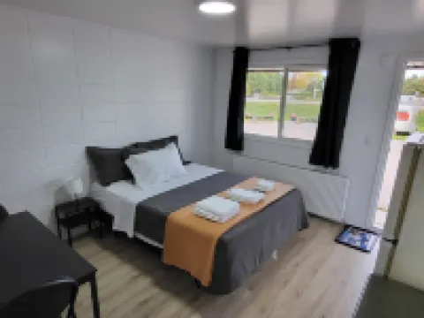 Happyland Inn Hotels in Severn
