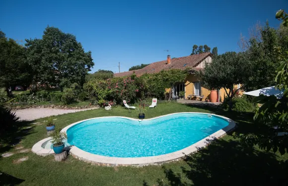 馬爾芒達地區酒店