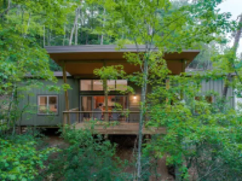 Pilot Cove Hotels in Transylvania County