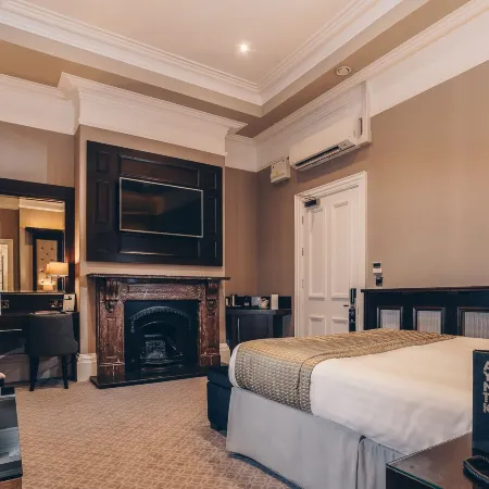 County Hotel & County Aparthotel Newcastle