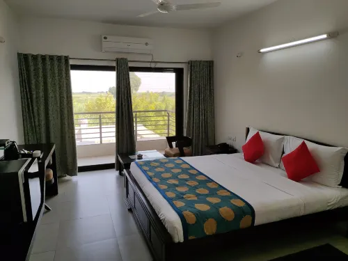 Sapphero Resorts A Unit of Shri Sai Hospitality - balcony