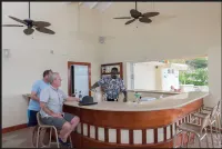 Bird Rock Beach Hotel - bar