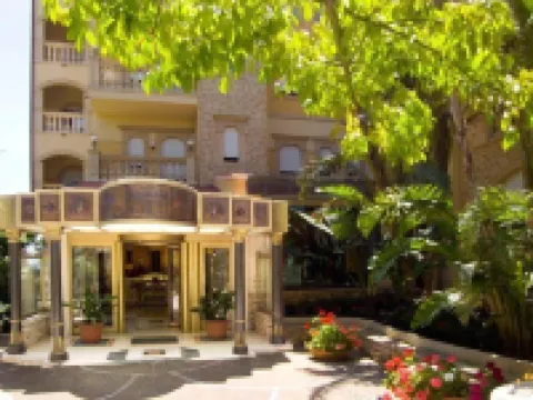 Hellenia Yachting Hotel & Spa Hotele w: Giardini Naxos
