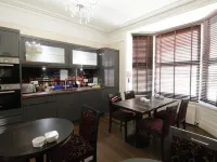 Tennyson Hotels in Lincoln District