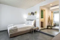 Bay View Suites Hotels in Ormos Panagias
